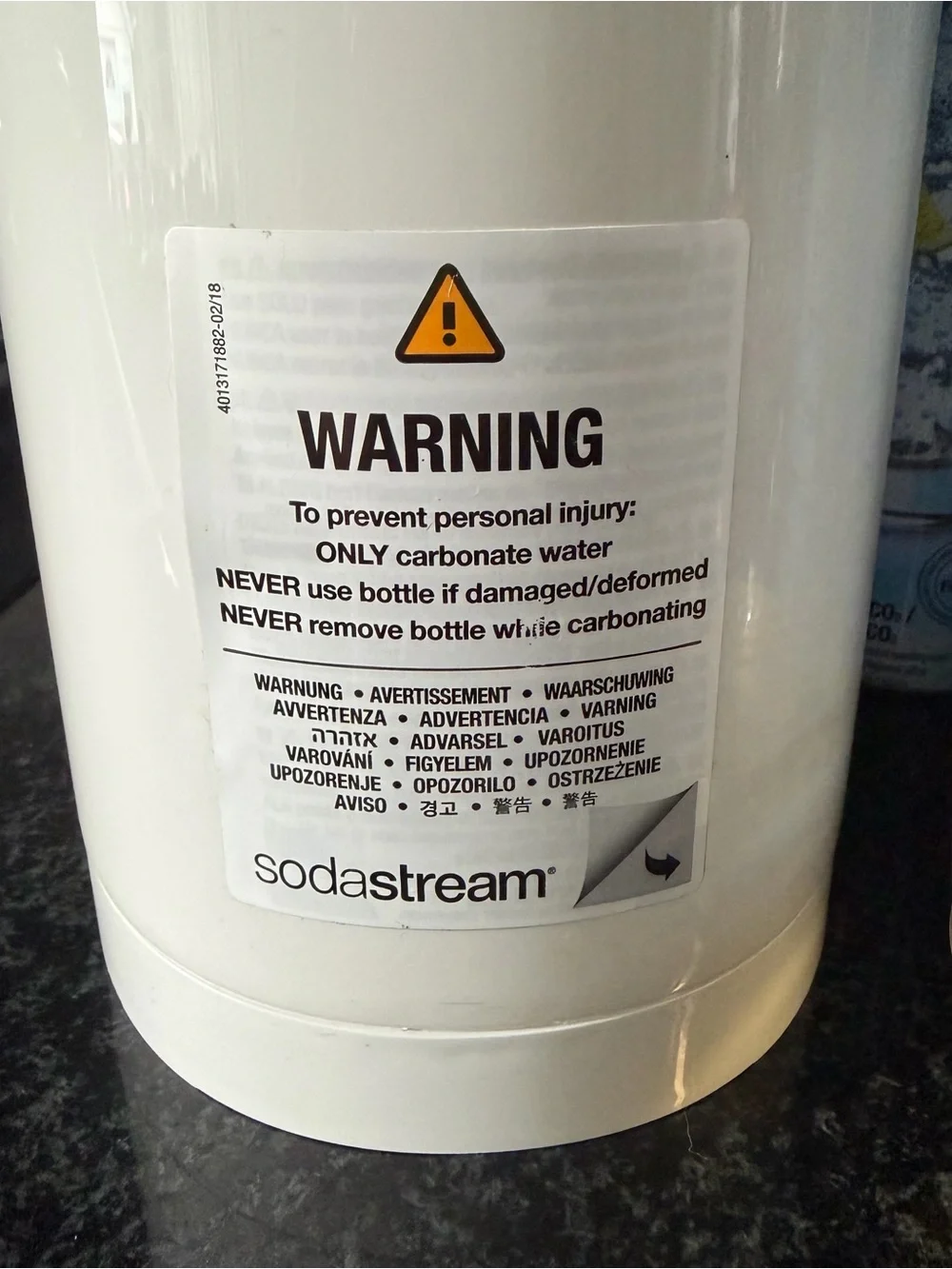 SodaStream White and Gold Sparkling Water with 3 CO2 cylinders